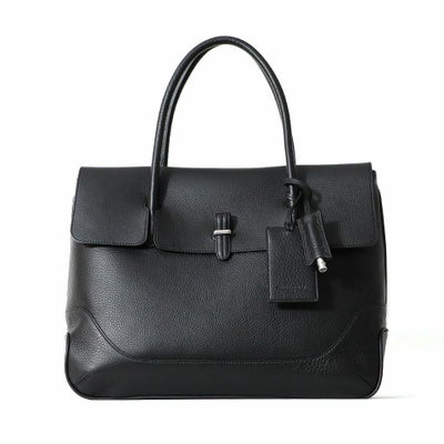 フラップトートバッグ（ブラックの正面）