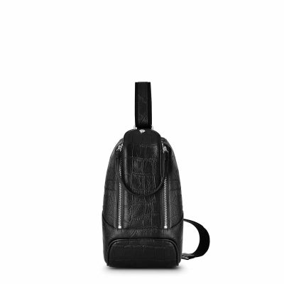 ボディバッグ（ブラックの正面）