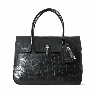 フラップトートバッグ（ブラックの正面）