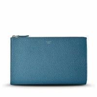 クラッチバッグの正面（サックス）