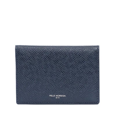 パスケースの正面（ネイビー）