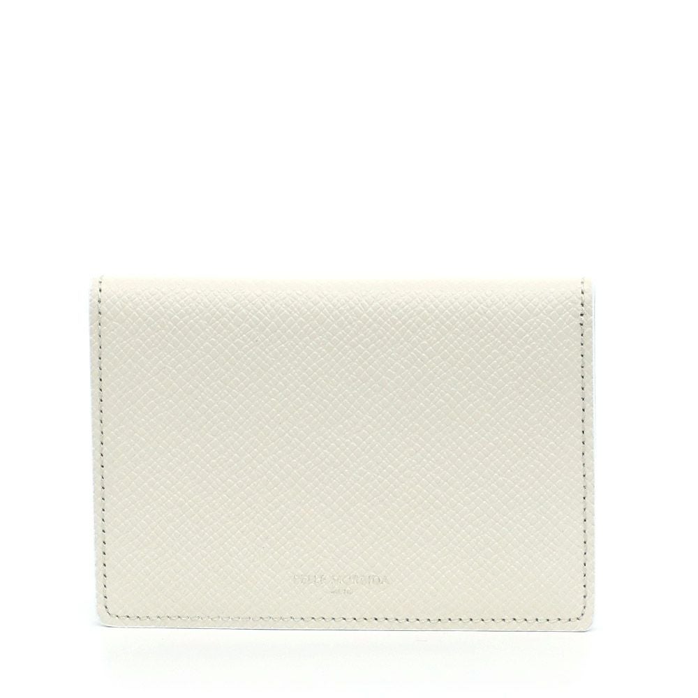 パスケースの正面（ホワイト）