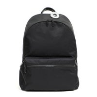 バックパックの正面（ブラック）