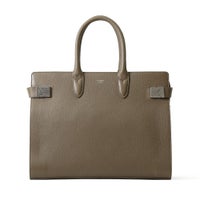 ボストンバッグの正面（グレージュ）