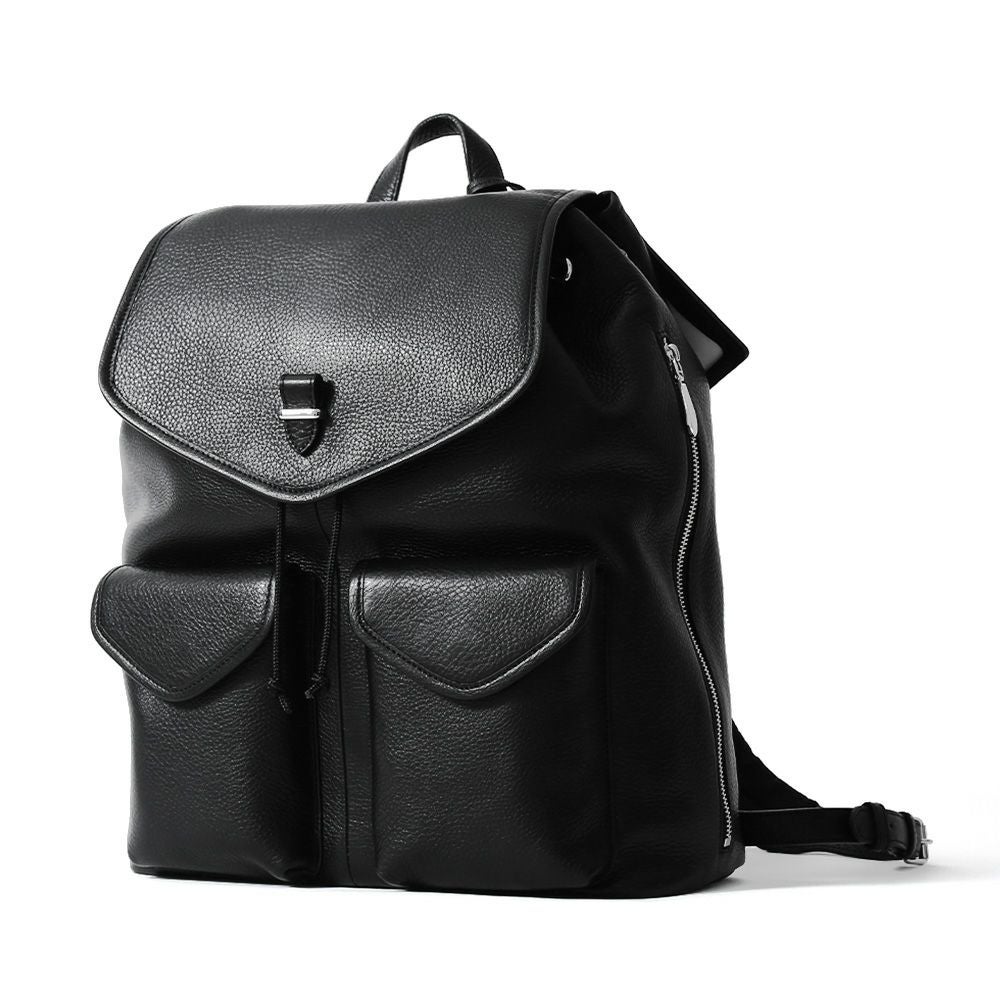 フラップバックパックの正面（レッド）