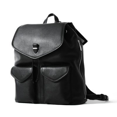 フラップバックパックの正面（レッド）