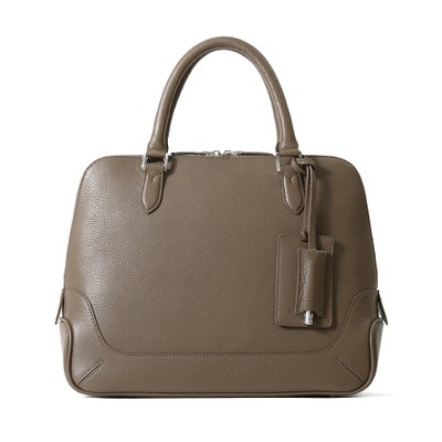 ブガッティバッグの正面（グレージュ）