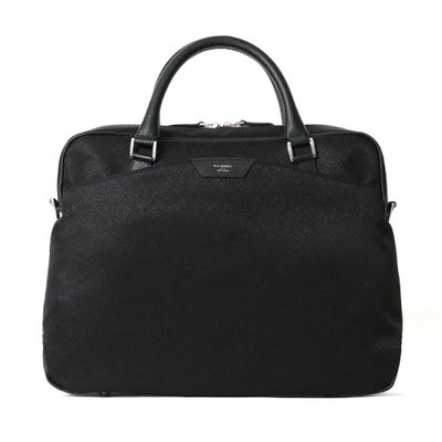 ブリーフバッグの正面（ブラック）