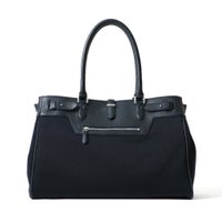 ボストンバッグの正面（ネイビー）