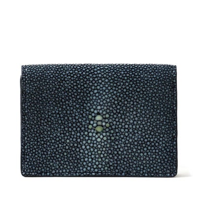 カードケースの正面（ネイビー）