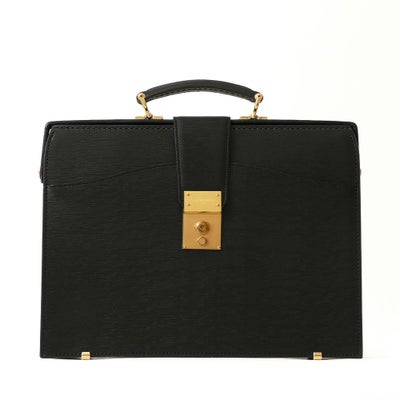 ダレスバッグの正面（ブラック）