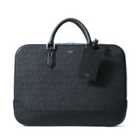 スリムブリーフバッグの正面（ネイビー）