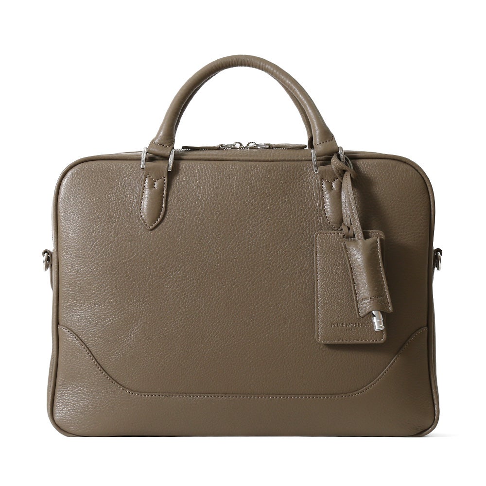 ブリーフバッグの正面（グレージュ）