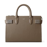 ミニボストンバッグの正面（グレージュ）