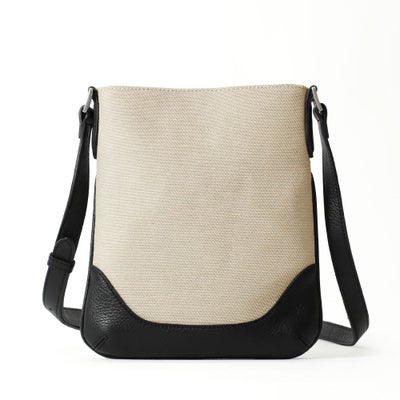 ショルダーバッグの正面（ブラック＆リネン）