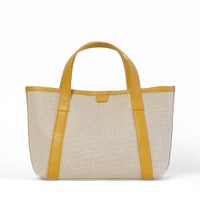 トートバッグの正面（マスタード）