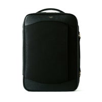 バックパックの正面（ブラック）