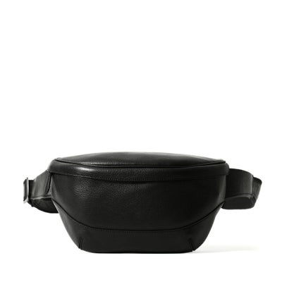 ショルダバッグの正面（ブラック）