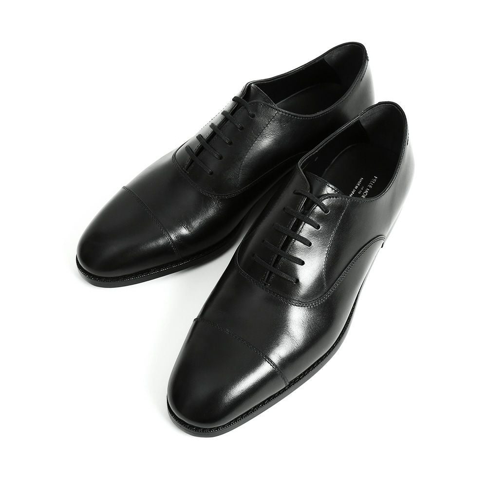 ストレートチップの正面（ブラック）