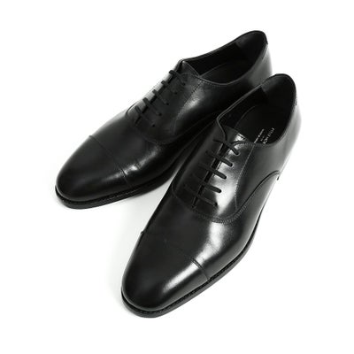 ストレートチップの正面（ブラック）