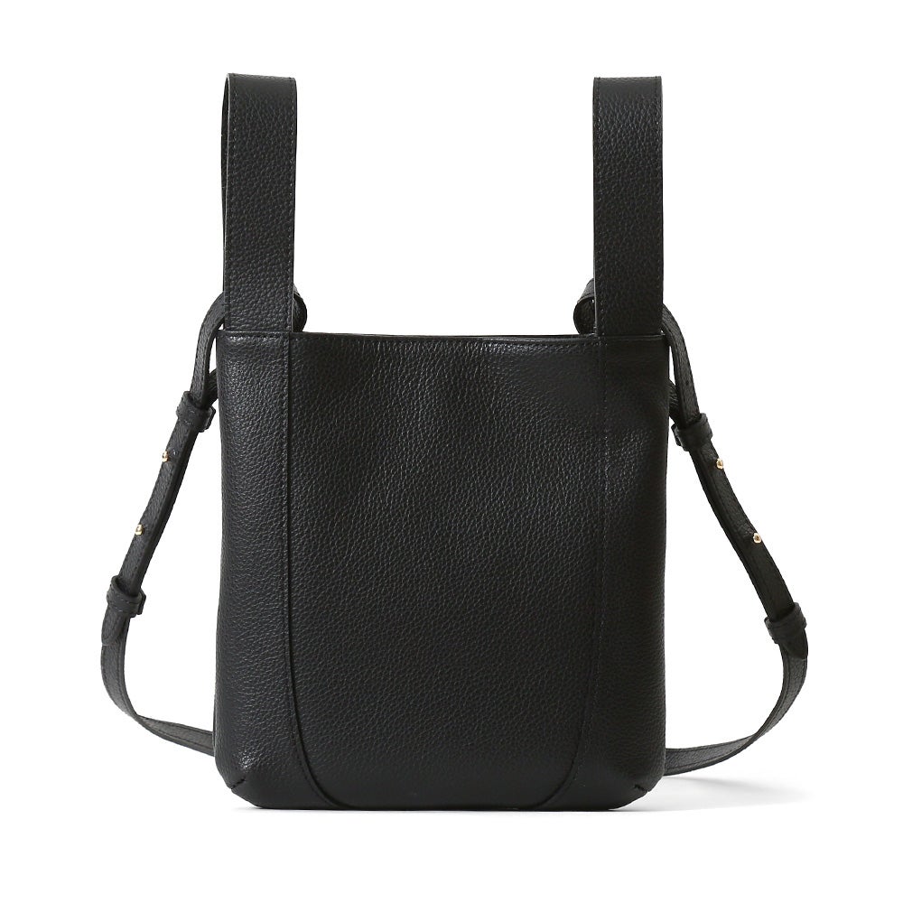 スリムショルダーバッグの正面（ブラック）