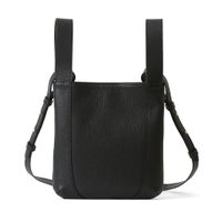 スリムショルダーバッグの正面（ブラック）