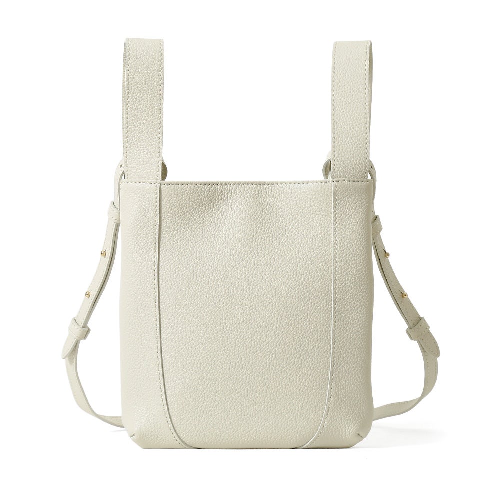 スリムショルダーバッグの正面（アイボリー）