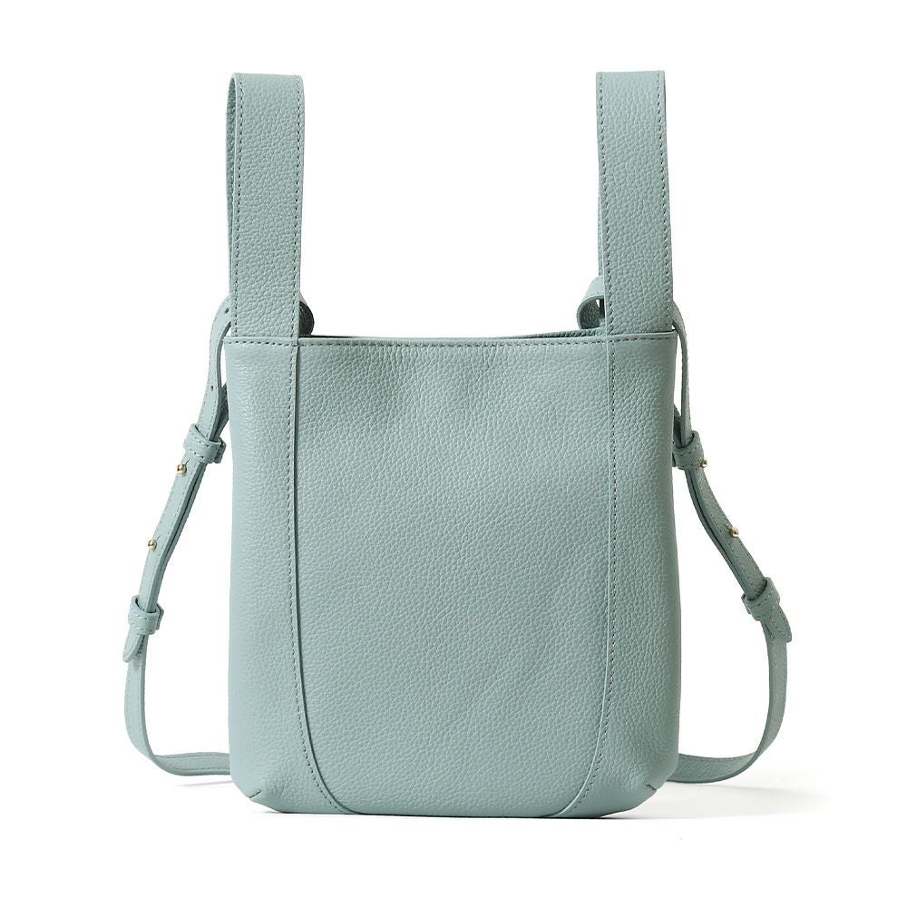 スリムショルダーバッグの正面（ペールブルー）