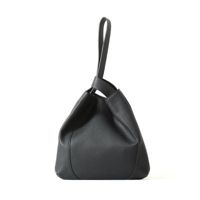 ワンハンドルバッグの正面（チャコールグレー）