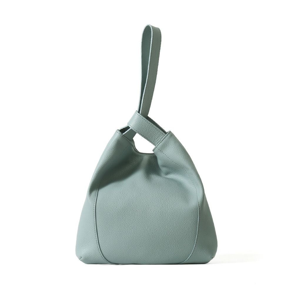 ワンハンドルバッグの正面（ペールブルー）