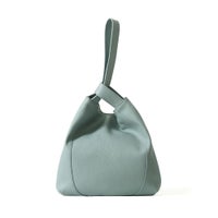 ワンハンドルバッグの正面（ペールブルー）