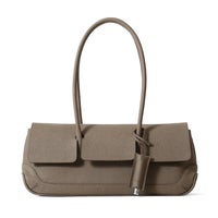 フラップトートバッグ (Small)の正面（グレージュ）